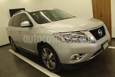 Nissan Pathfinder 5p Exclusive aut V6 usado (2013) color Plata precio $225,000
