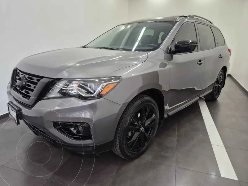 Foto Nissan Pathfinder Exclusive Midnight Edition 4x4 usado (2018) color Gris precio $500,000