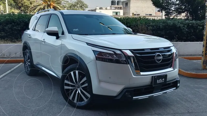 Foto Nissan Pathfinder Platinum usado (2024) color Blanco precio $953,700