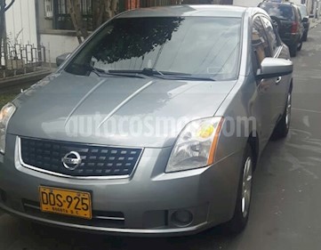 foto Nissan Sentra 2.0L E usado (2009) color Gris precio $22.900.000