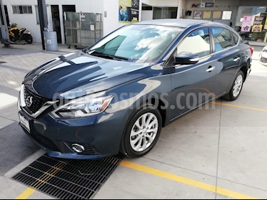 foto Nissan Sentra Advance usado (2017) color Azul Eléctrico precio $220,000