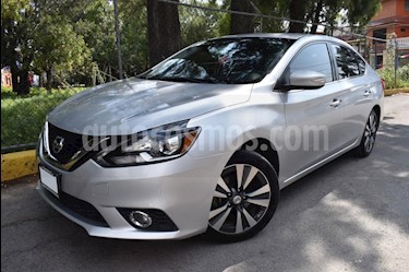 Nissan Sentra Exclusive NAVI Aut usado (2017) color Plata precio $260,000