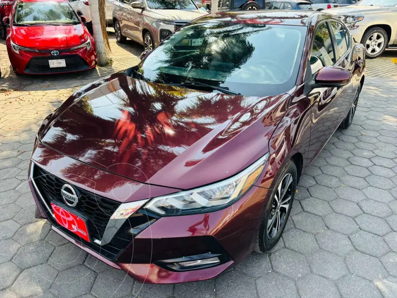 Foto Nissan Sentra Advance Aut usado (2021) color Rojo precio $267,000