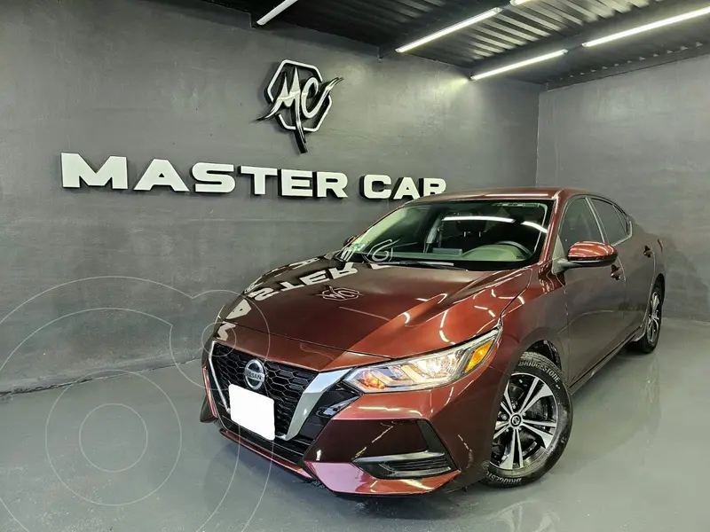 Foto Nissan Sentra Sense Aut usado (2023) color marrn oscuro precio $309,000