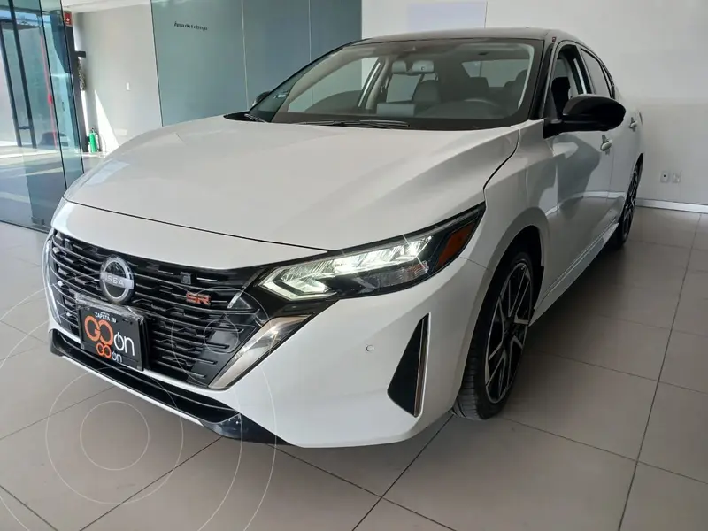 Foto Nissan Sentra SR Platinum usado (2024) color Blanco financiado en mensualidades(enganche $133,525 mensualidades desde $10,211)