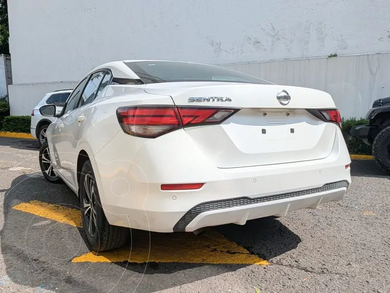 Foto Nissan Sentra Sense Aut usado (2023) color Blanco financiado en mensualidades(enganche $117,040 mensualidades desde $5,028)