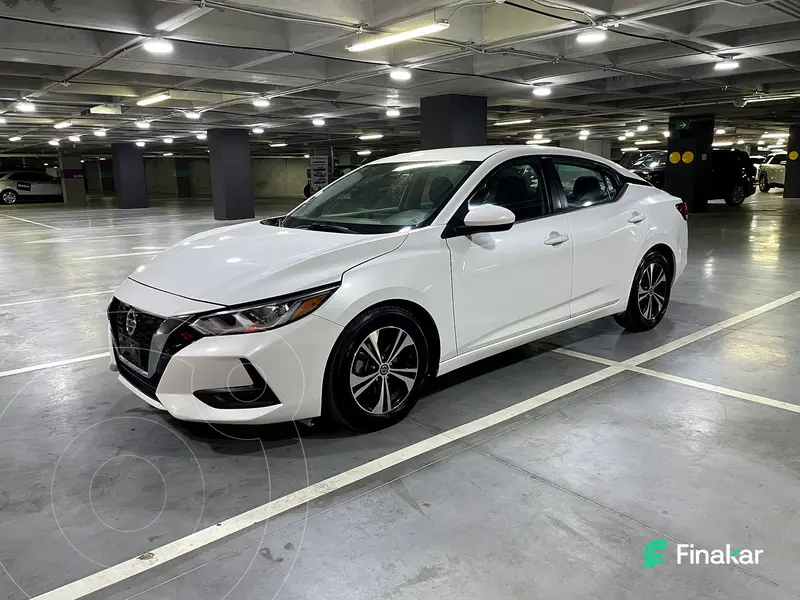 Foto Nissan Sentra Sense Aut usado (2022) color Blanco precio $300,000