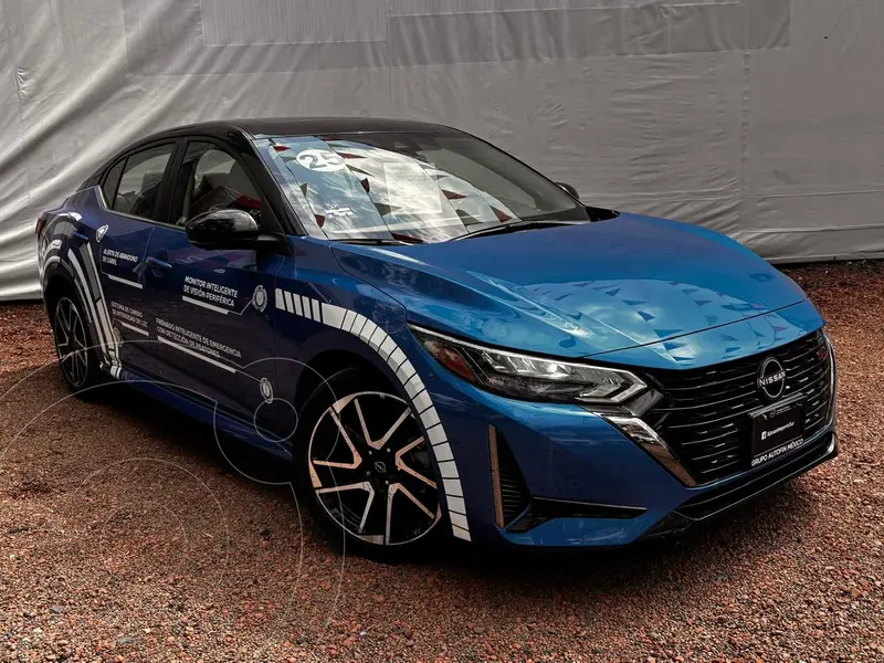 Foto Nissan Sentra SR Platinum usado (2025) color Azul precio $445,900