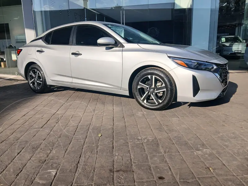 Foto Nissan Sentra Sense Aut usado (2024) color plateado financiado en mensualidades(enganche $143,792 mensualidades desde $6,050)