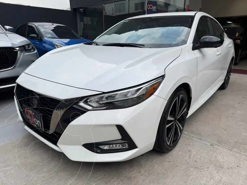 Foto Nissan Sentra SR Platinum Aut usado (2023) color Blanco precio $415,000