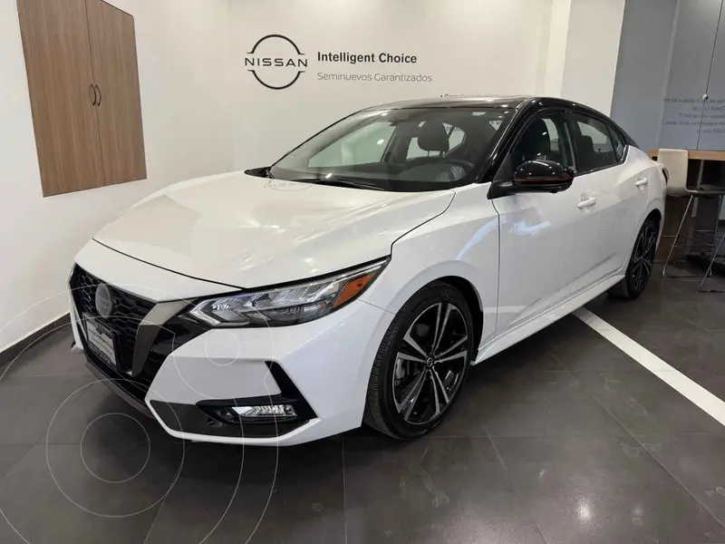 Foto Nissan Sentra SR Bi-tono Aut usado (2023) color Blanco precio $410,000