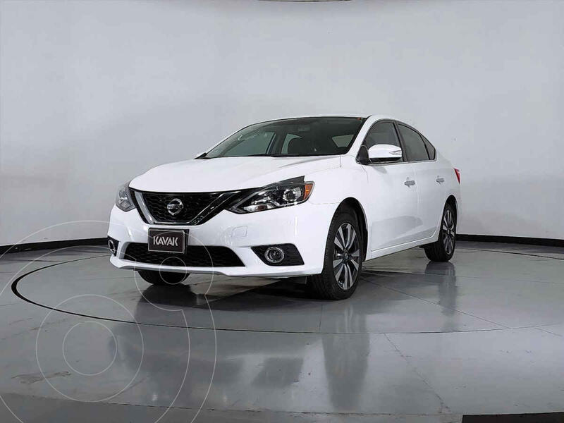 Foto Nissan Sentra Exclusive Aut NAVI usado (2018) color Blanco precio $316,999