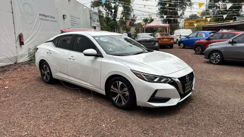 Foto Nissan Sentra Sense Aut usado (2022) color Blanco precio $309,000