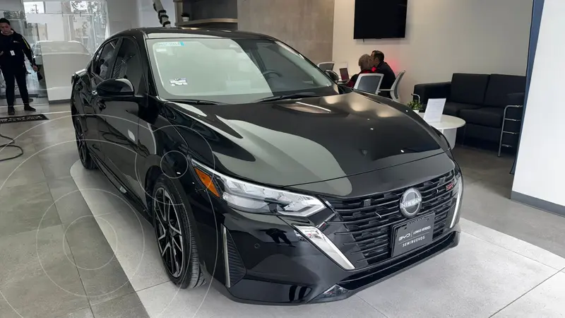 Foto Nissan Sentra SR Platinum usado (2024) color Negro financiado en mensualidades(enganche $173,470 mensualidades desde $7,452)
