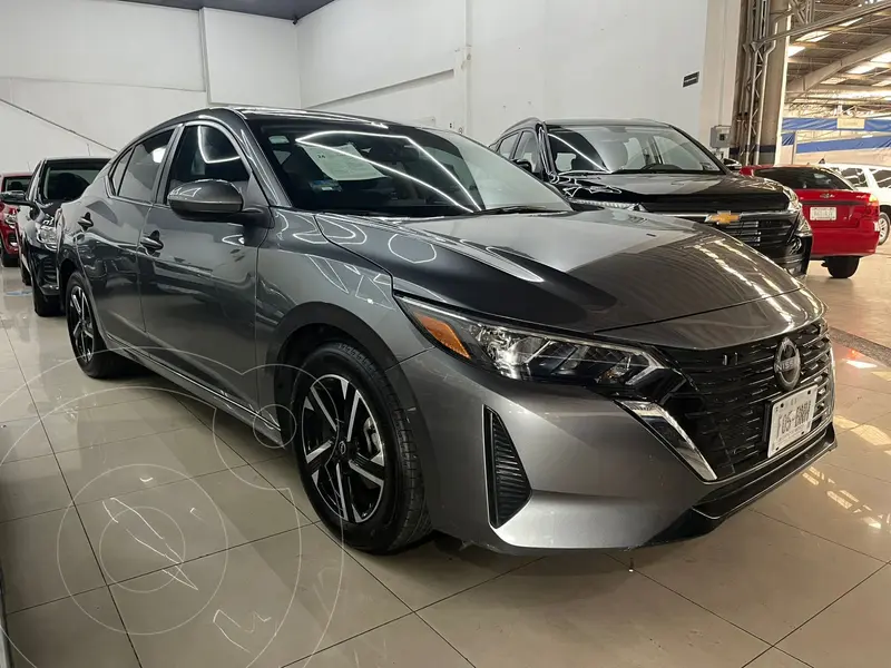 Foto Nissan Sentra Sense Aut usado (2024) color Gris precio $329,000