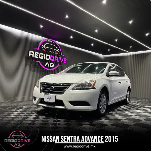 Foto Nissan Sentra Advance Aut usado (2015) color Blanco precio $174,900