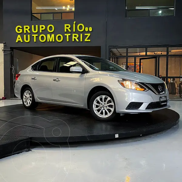 Foto Nissan Sentra Sense Aut usado (2017) color plateado precio $192,000