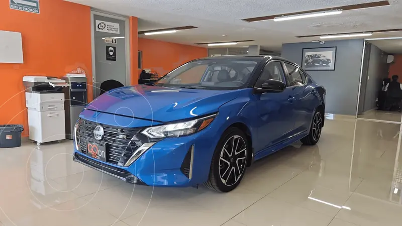 Foto Nissan Sentra SR usado (2025) color NISVAZUL precio $440,000