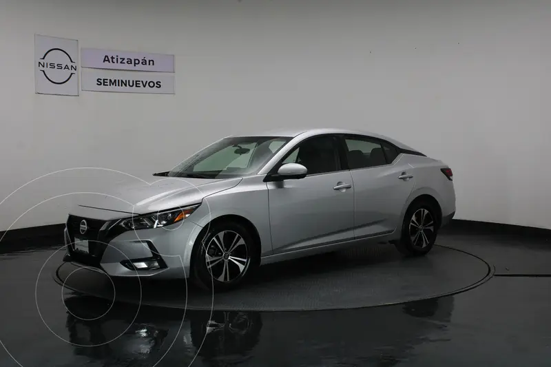 Foto Nissan Sentra Advance usado (2023) color plateado precio $333,332