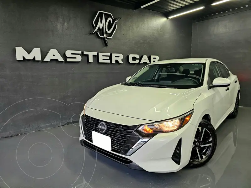 Foto Nissan Sentra Sense Aut usado (2024) color Blanco precio $334,000
