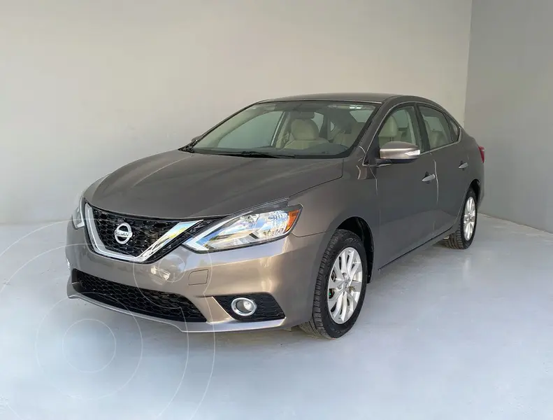 Foto Nissan Sentra Advance Aut usado (2017) color plateado precio $189,000