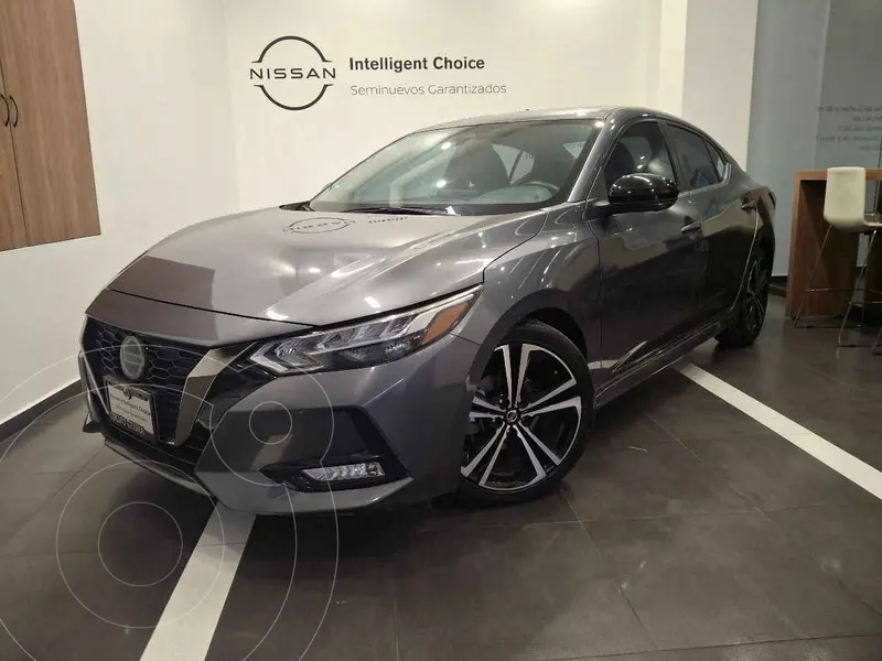 Foto Nissan Sentra SR Platinum Aut usado (2023) color Gris precio $405,000