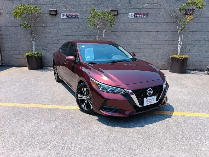 Foto Nissan Sentra Sense usado (2023) color Rojo precio $349,000