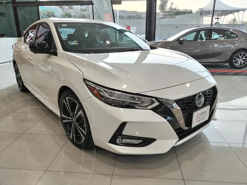 Foto Nissan Sentra SR Aut usado (2023) color Blanco precio $389,000