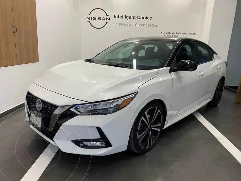 Foto Nissan Sentra SR Bi-tono Aut usado (2021) color Blanco precio $355,000