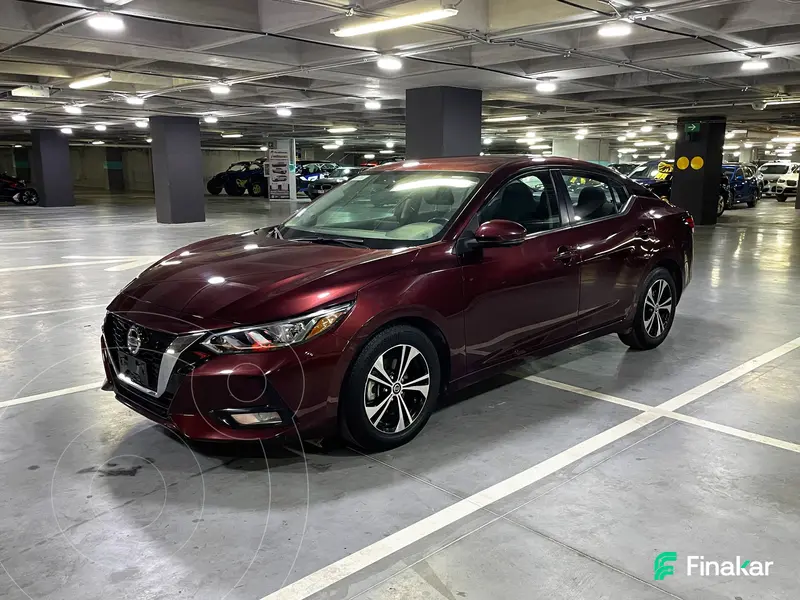 Foto Nissan Sentra Advance usado (2023) color violeta oscuro precio $339,000