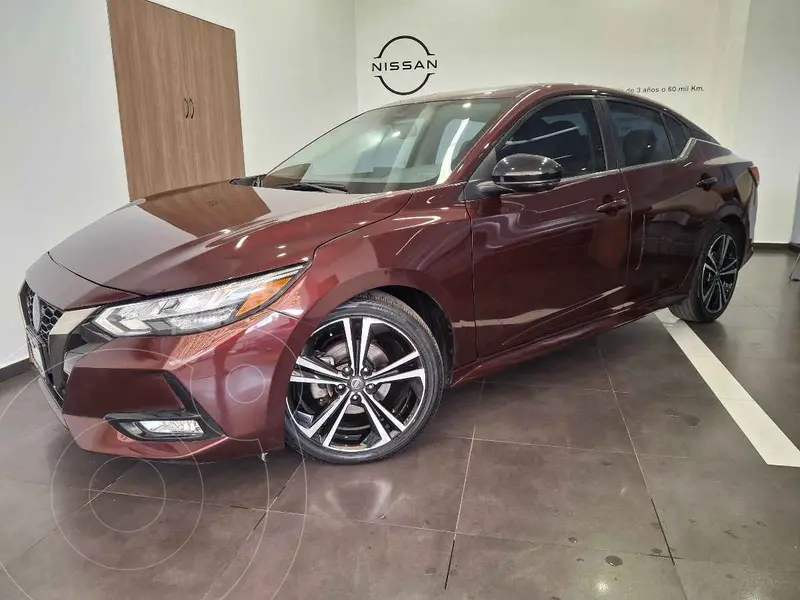 Foto Nissan Sentra SR Platinum Aut usado (2023) color Rojo precio $400,000