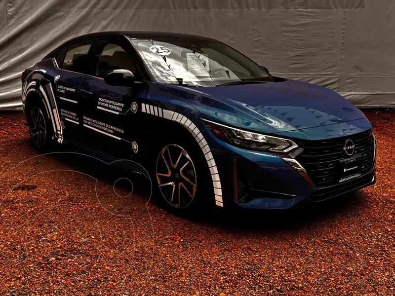 Foto Nissan Sentra SR Platinum usado (2025) color Azul precio $445,900