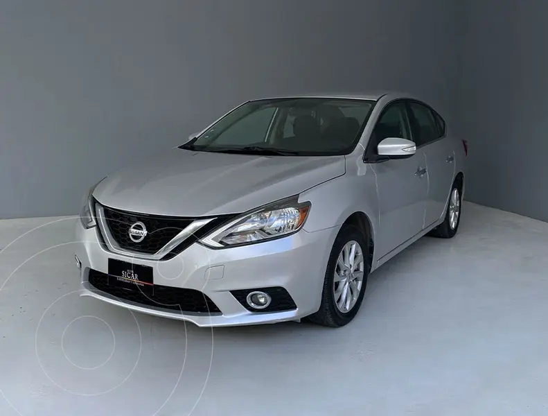 Foto Nissan Sentra Advance usado (2019) color plateado precio $209,000