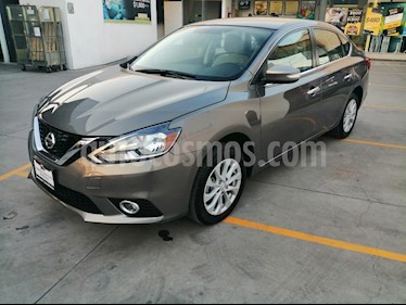 foto Nissan Sentra Advance Aut usado (2018) color Gris Oxford precio $220,000