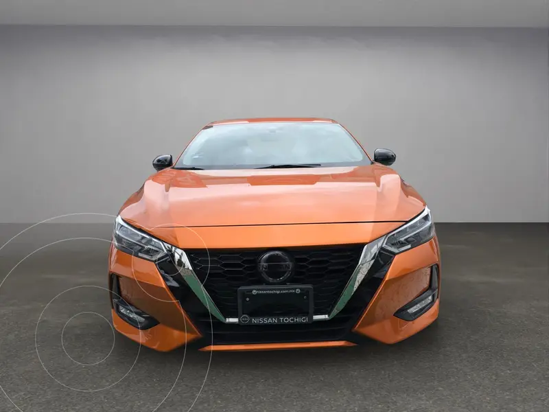Foto Nissan Sentra SR Aut usado (2023) color Naranja precio $355,900