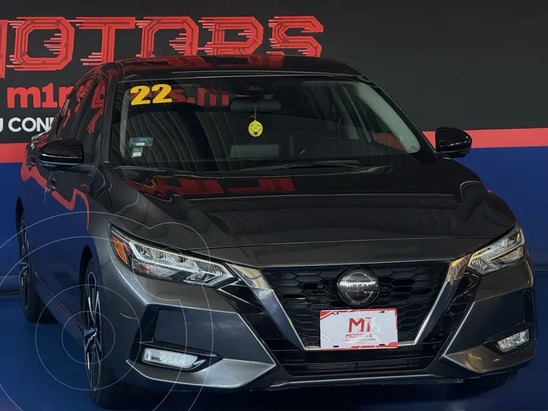 Foto Nissan Sentra SR Aut usado (2022) color Gris Oxford financiado en mensualidades(enganche $64,980)