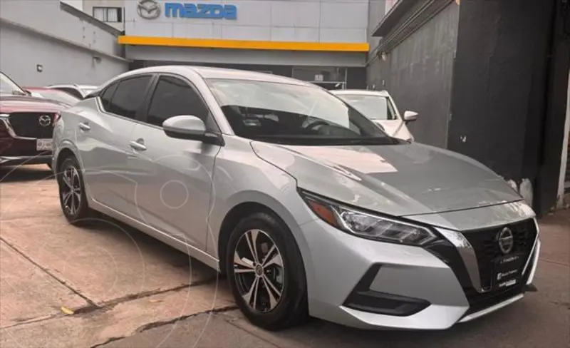 Foto Nissan Sentra Sense Aut usado (2023) color plateado precio $350,000