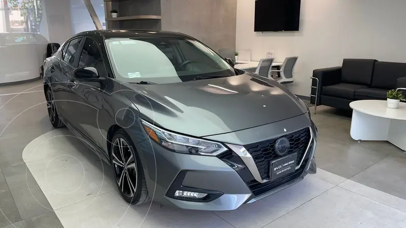 Foto Nissan Sentra SR Bi-tono Aut usado (2021) color Gris financiado en mensualidades(enganche $133,760 mensualidades desde $5,746)