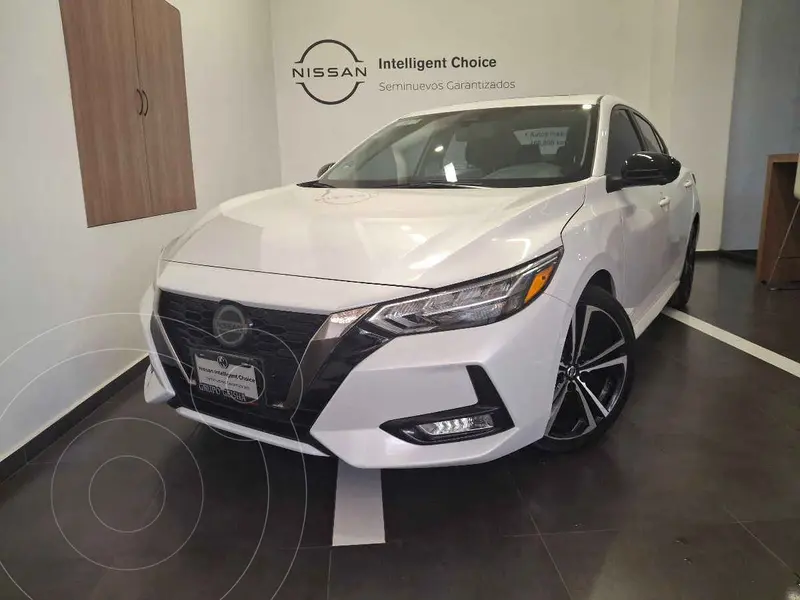 Foto Nissan Sentra SR Platinum Aut usado (2023) color Blanco financiado en mensualidades(enganche $92,400 mensualidades desde $9,115)