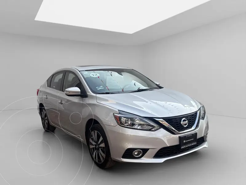 Foto Nissan Sentra Exclusive Aut usado (2017) color plateado precio $230,000