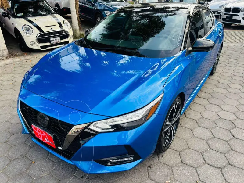 Foto Nissan Sentra SR Bi-tono Aut usado (2023) color Azul financiado en mensualidades(enganche $90,569 mensualidades desde $8,045)