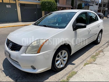 foto Nissan Sentra Emotion usado (2011) color Blanco precio $85,000