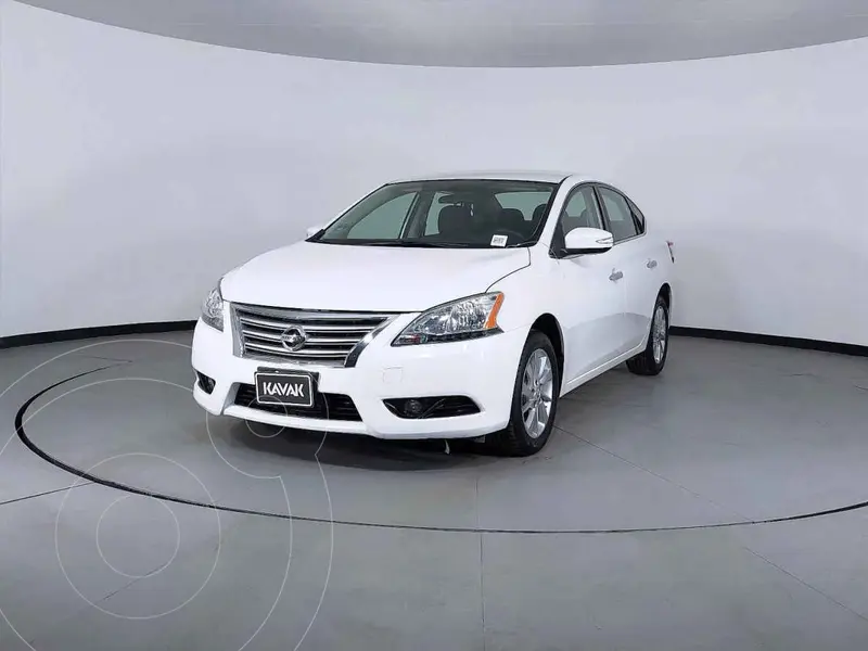 Foto Nissan Sentra Advance Aut usado (2016) color Blanco precio $221,999
