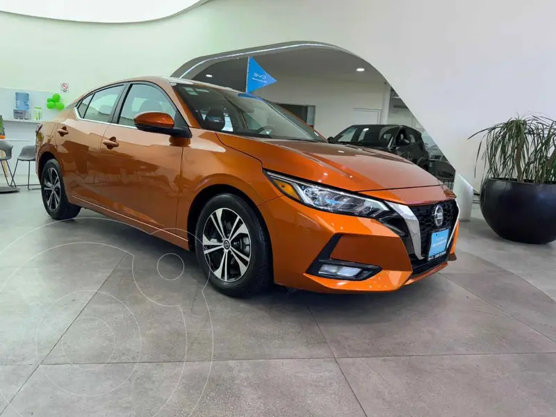 Foto Nissan Sentra Advance Aut usado (2023) color Naranja precio $315,000