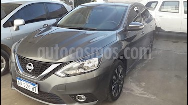 foto Nissan Sentra SR usado (2017) color Gris Oscuro precio $749.000