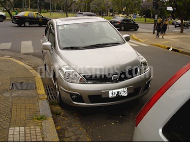 Foto Nissan Tiida Hatchback Tekna usado (2013) color Gris precio $440.000