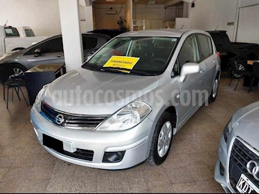 Nissan Tiida Hatchback Acenta usado (2012) color Gris Claro precio $420.000