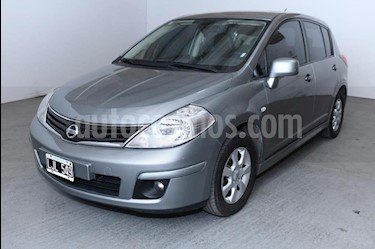 Nissan Tiida Hatchback Tekna usado (2012) color Gris Claro precio $540.000