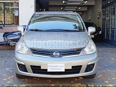 foto Nissan Tiida Hatchback Visia usado (2011) color Arena Dorada precio $295.000