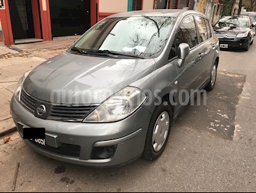 foto Nissan Tiida Hatchback Visia usado (2009) color Gris precio $256.000